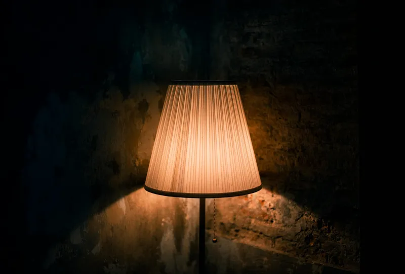 Shadows and Solitude: How Britain's Dark Theatres Are Revolutionising Home Lighting Design